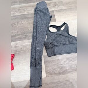 ALO Yoga Women's set High-Waist Alosoft Lounge Legging - Dark
Heather Grey